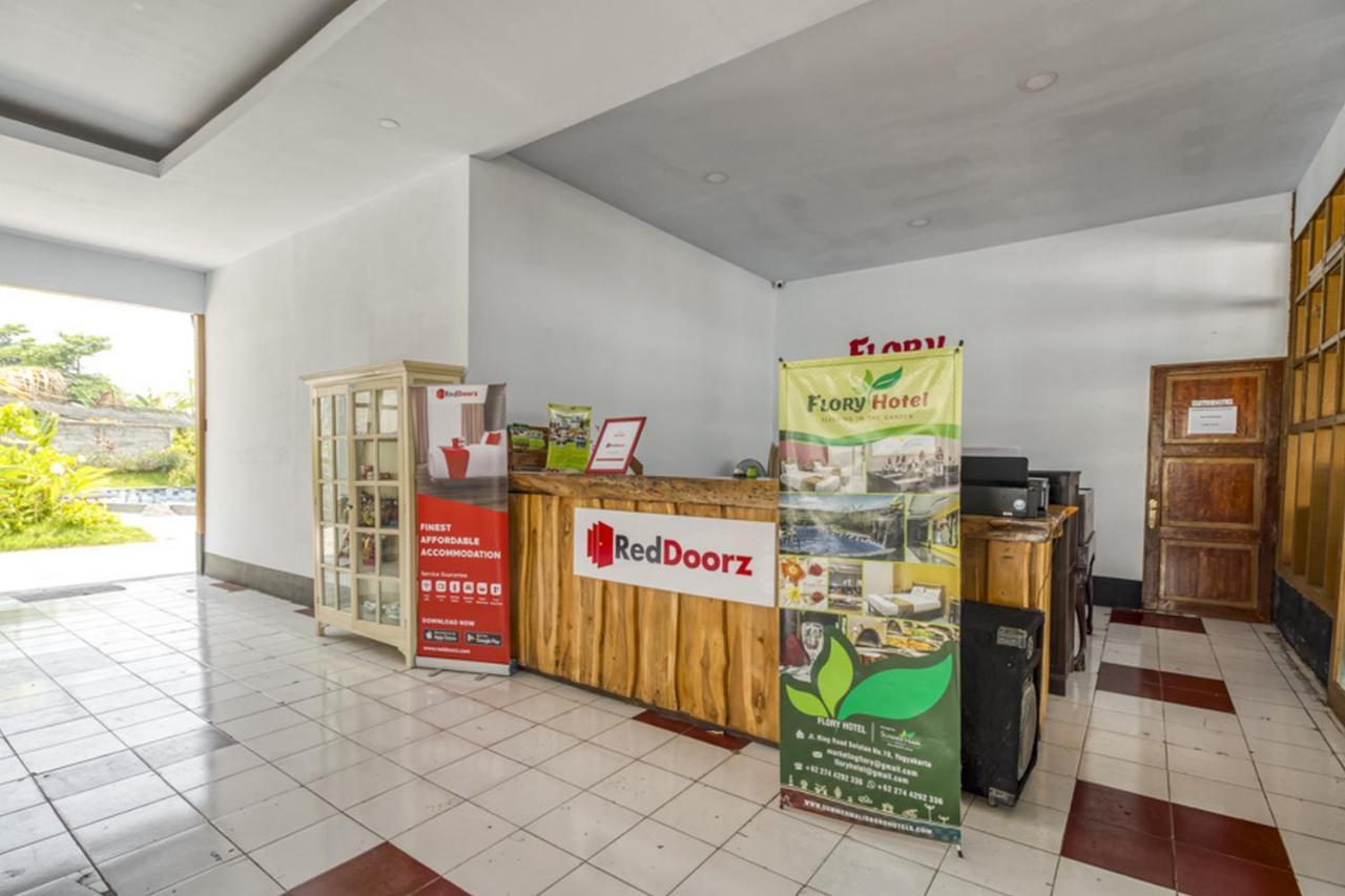 Reddoorz Plus @ Flory Hotel Yogyakarta Eksteriør bilde
