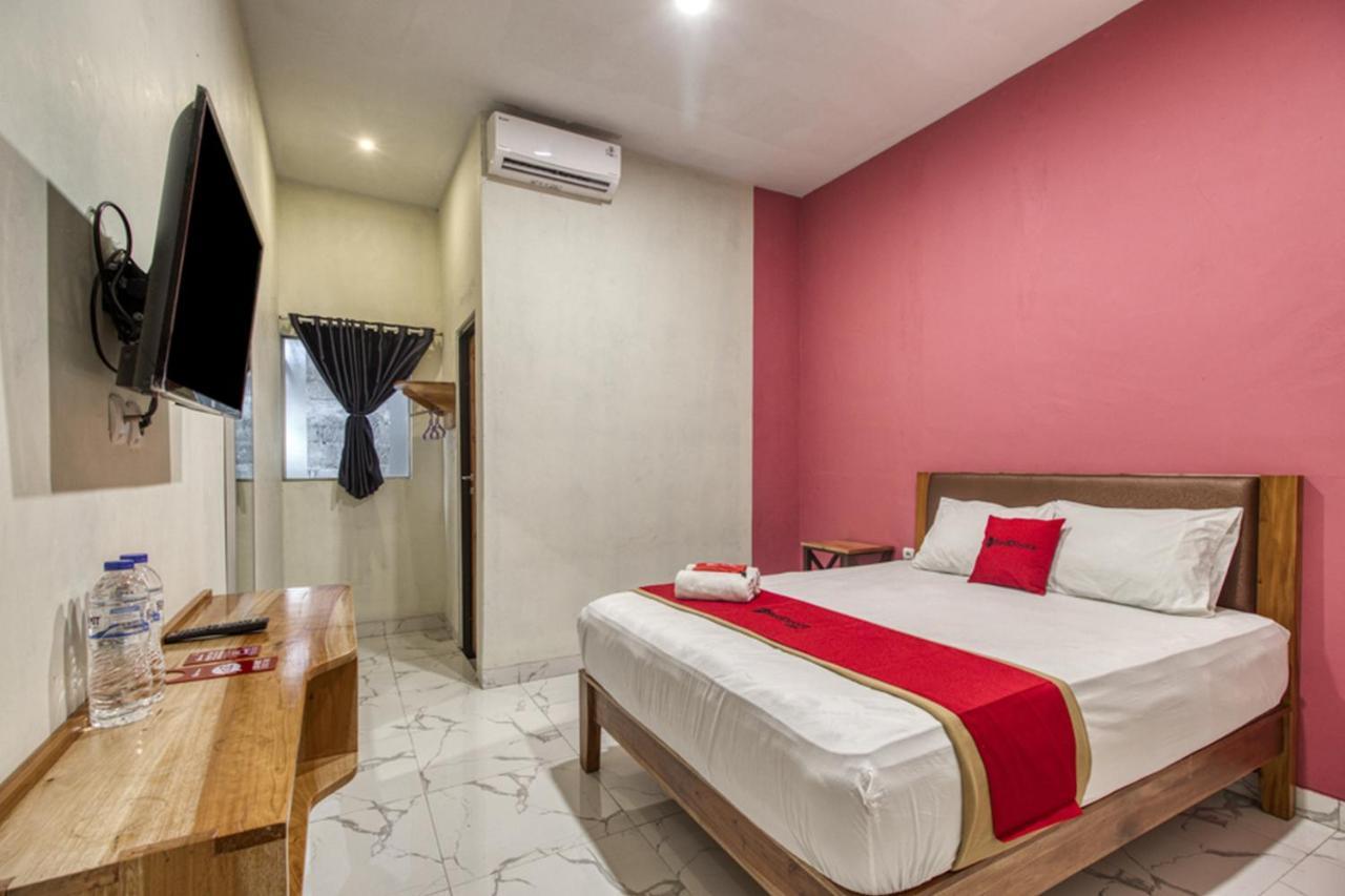 Reddoorz Plus @ Flory Hotel Yogyakarta Eksteriør bilde